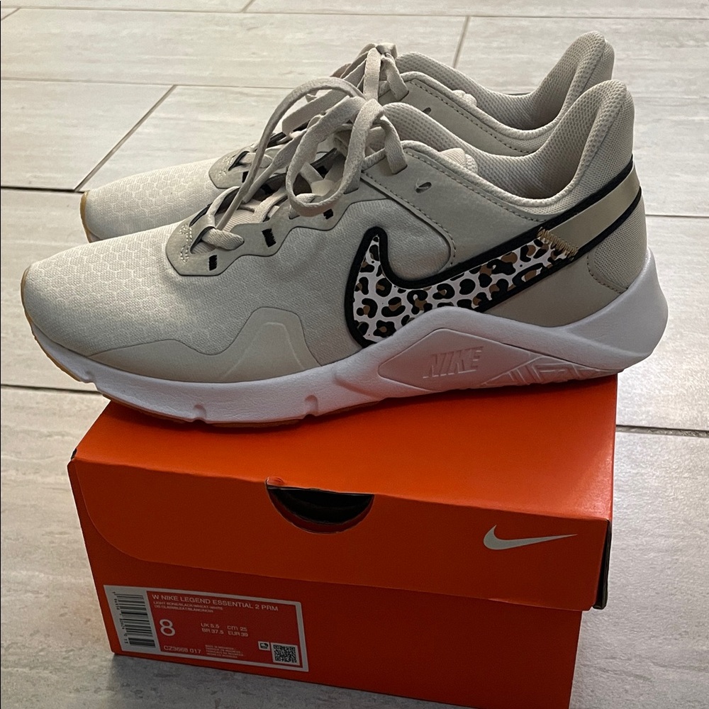 Nike Legend Essential 2 PRM